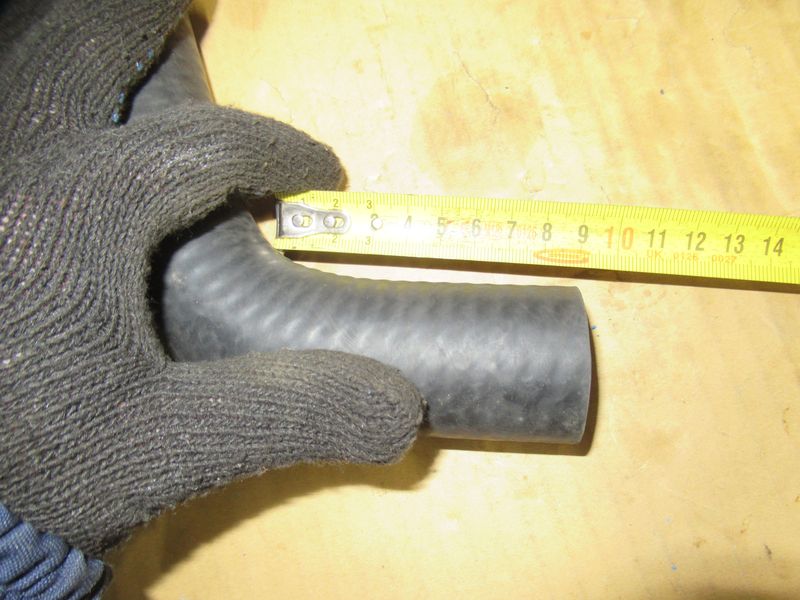 Патрубок 218G2-12001