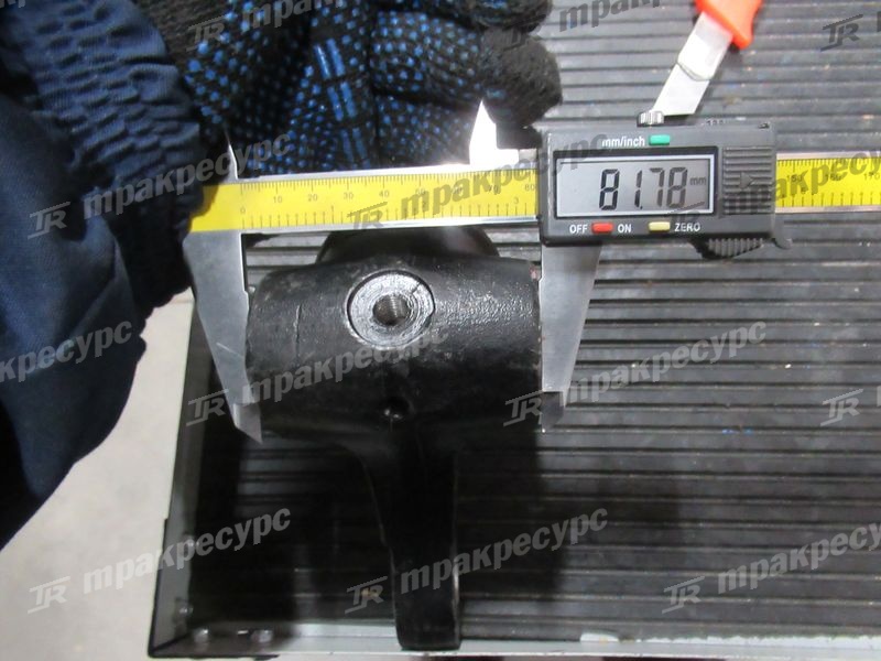 Кулак поворотный левый N163-220003-000