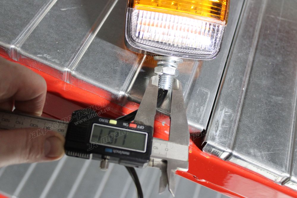 Фара поворотная 12V