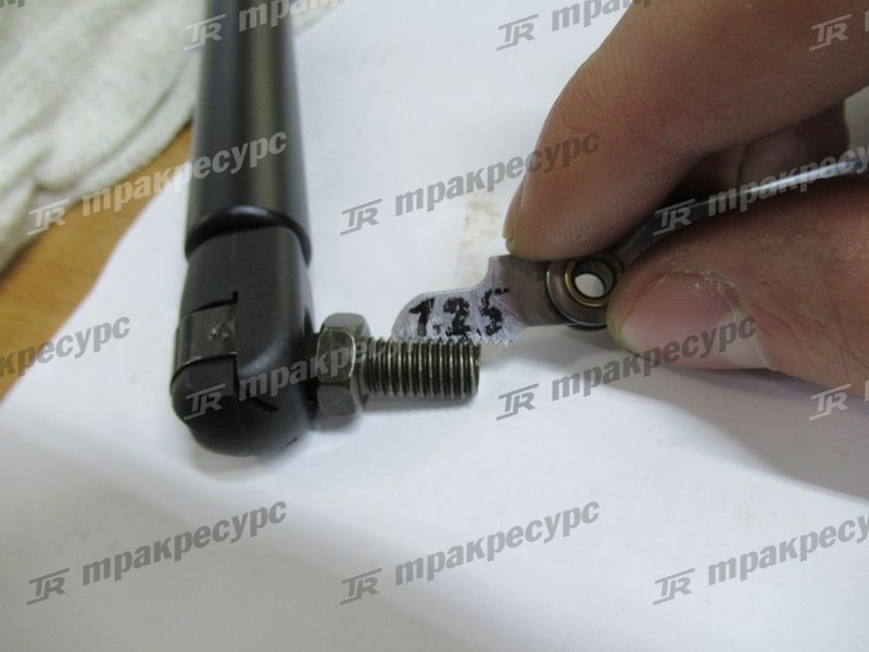 Упор газовый 9655614