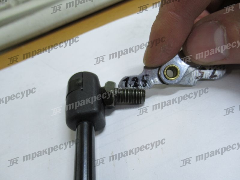 Упор газовый 9655614