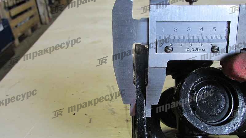 Вал карданный передний LG933