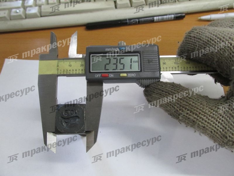 Болт бокового зуба ковша LG933-936