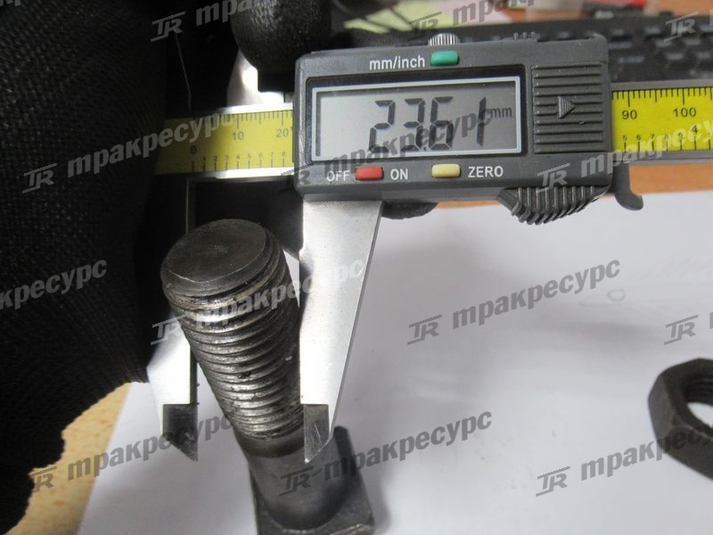 Болт центрального зуба ковша LG953