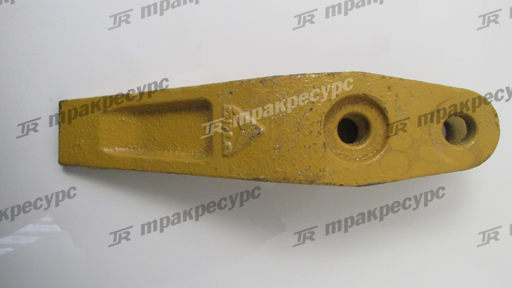Зуб ковша центральный LG930-936