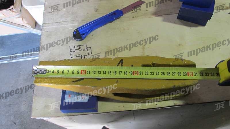 Зуб ковша центральный LG930-936