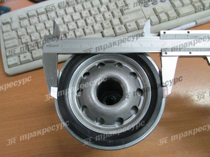 Фильтр масляный YC4D80