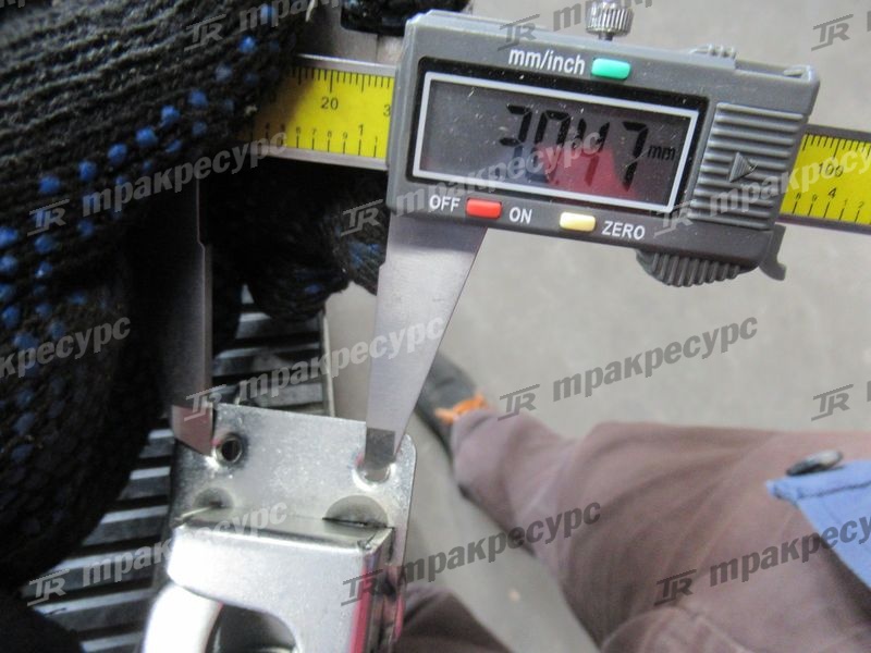 Замок двери правый 522A5-30601