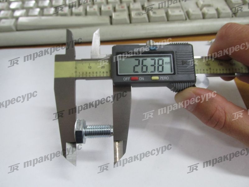 Болт 01100-10020