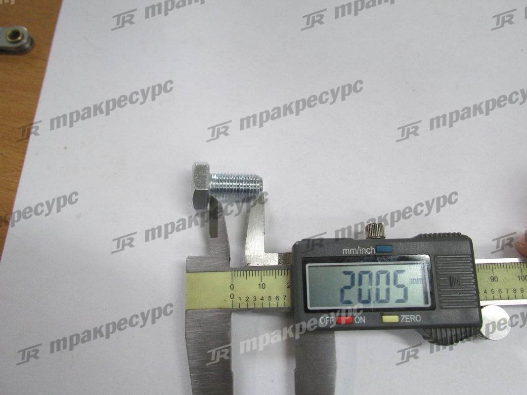 Болт 01100-10020