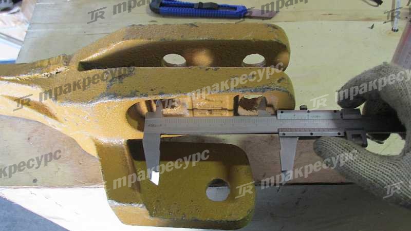 Зуб ковша боковой левый LG952-958