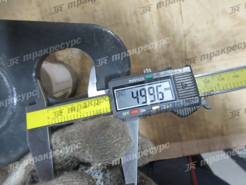 Палец верхнего сочленения рамы 29250001081