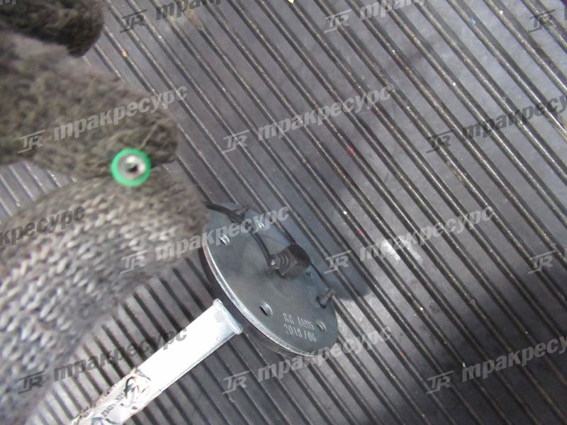 Датчик уровня топлива Z8421-18214