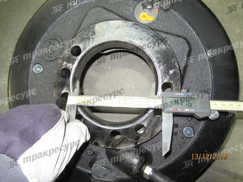Сервотормоз правый в сборе A01C3-70111