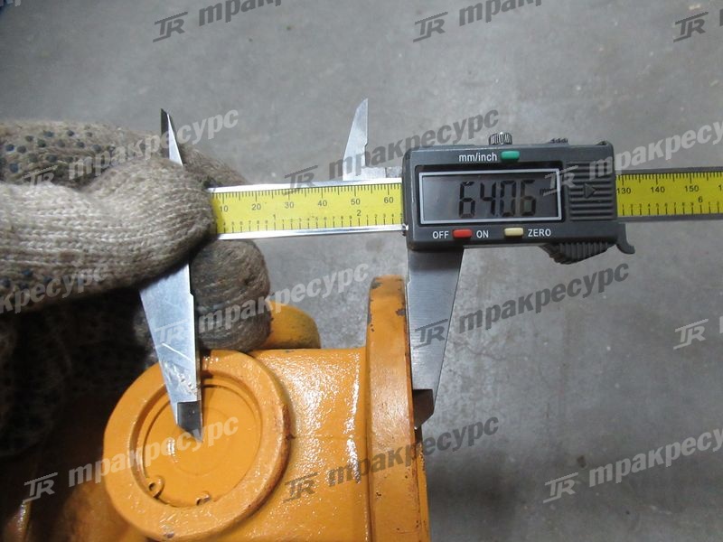 Вал карданный передний LW300