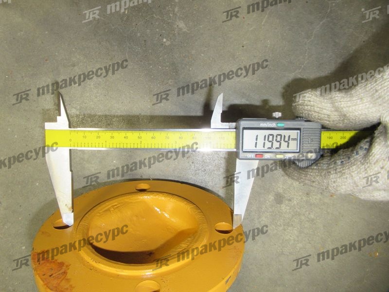 Вал карданный передний LW300