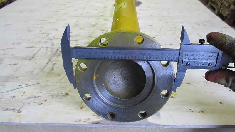 Вал карданный передний LW500