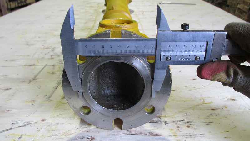 Вал карданный передний LW500