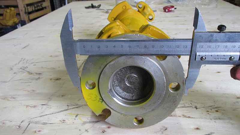 Вал карданный промежуточный ZL50