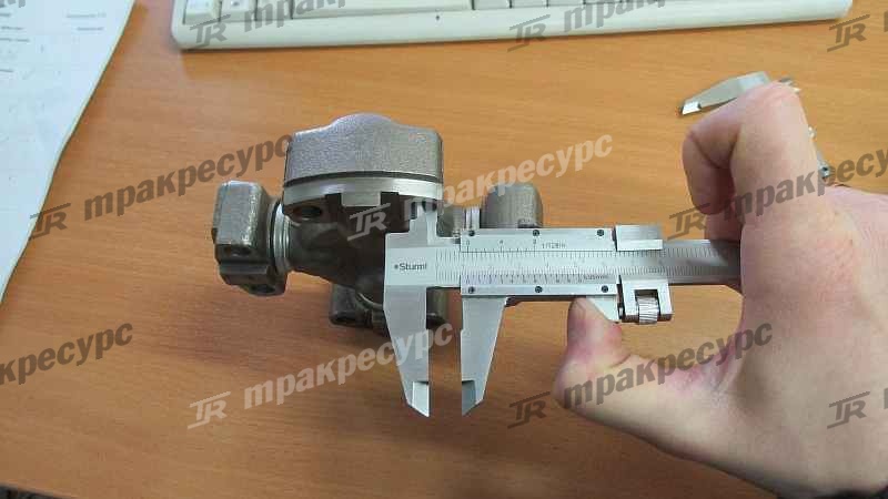 Крестовина переднего кардана ZL30