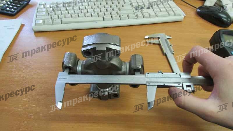 Крестовина переднего кардана ZL30