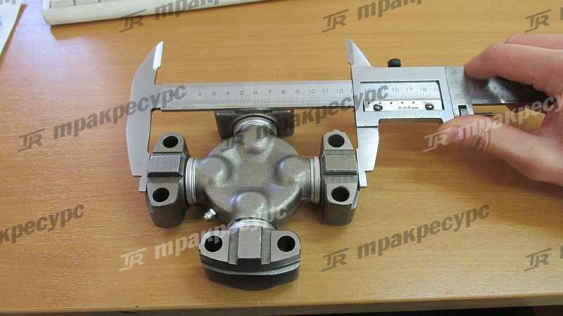 Крестовина переднего кардана ZL30