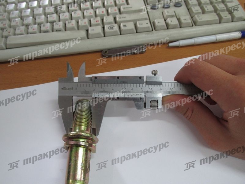 Шпилька колеса в сборе LW500
