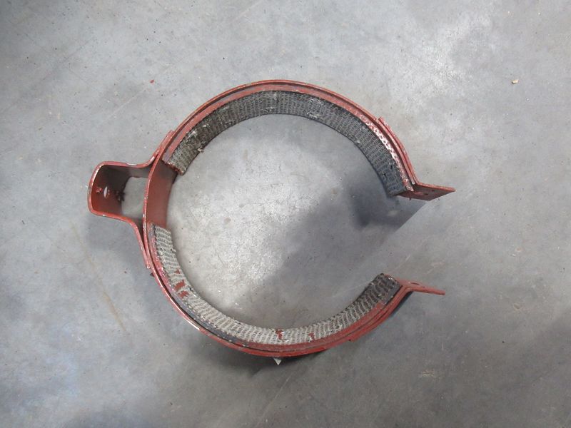 Колодка стояночного тормоза ZL20-038104