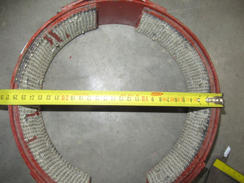 Колодка стояночного тормоза ZL20-038104