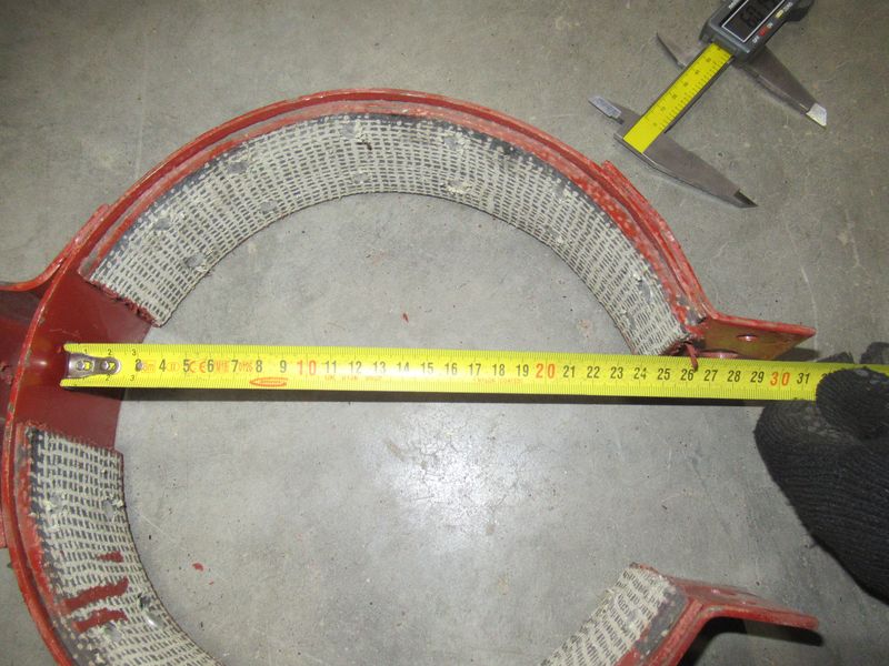 Колодка стояночного тормоза ZL20-038104
