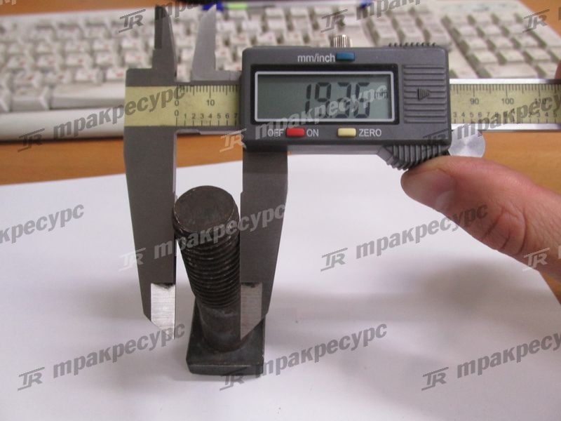 Болт зуба ковша бокового 805002220