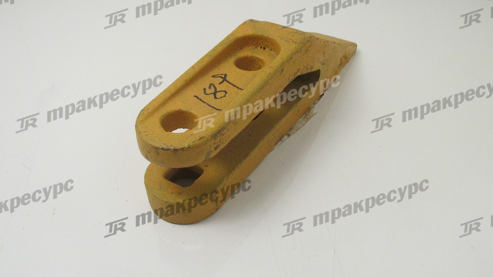 Зуб ковша центральный Z3.11.1-1