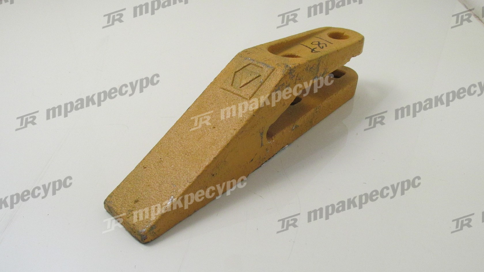 Зуб ковша центральный Z3.11.1-1