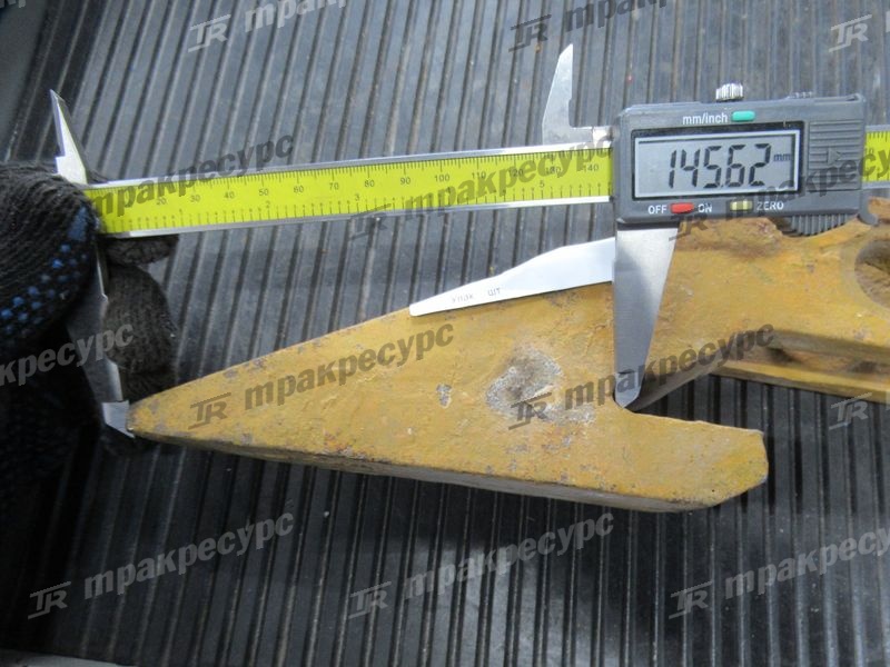 Зуб ковша боковой левый Z3G.11.3-1