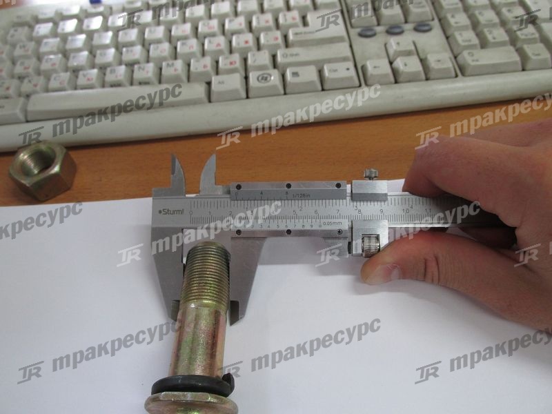 Шпилька колеса без гайки XG955II