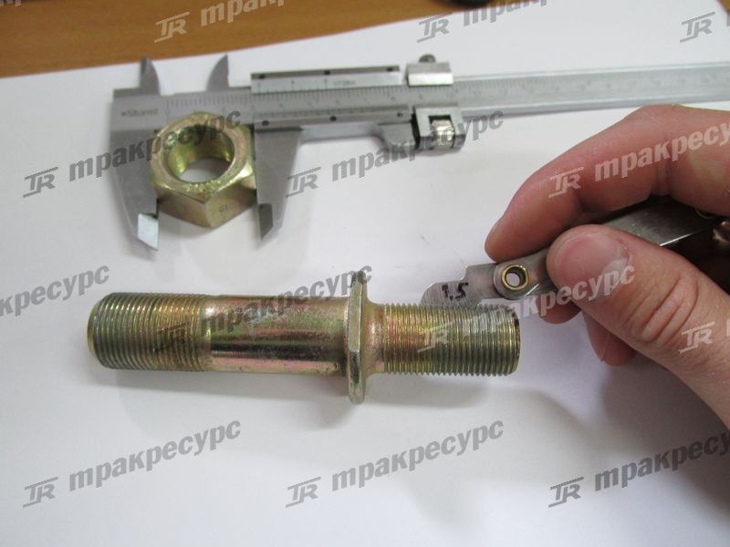 Шпилька колеса без гайки XG955II