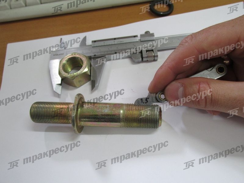 Шпилька колеса без гайки XG955II