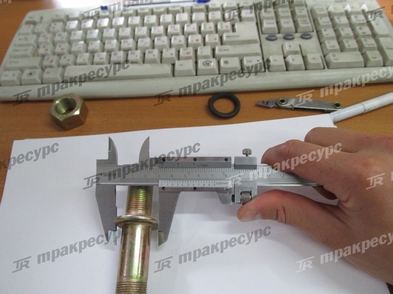 Шпилька колеса без гайки XG955II