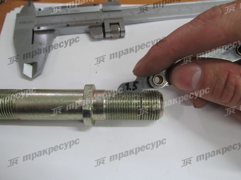 Шпилька ступицы ведущего моста НС CPCD20/25