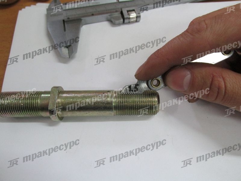 Шпилька ступицы ведущего моста НС CPCD20/25