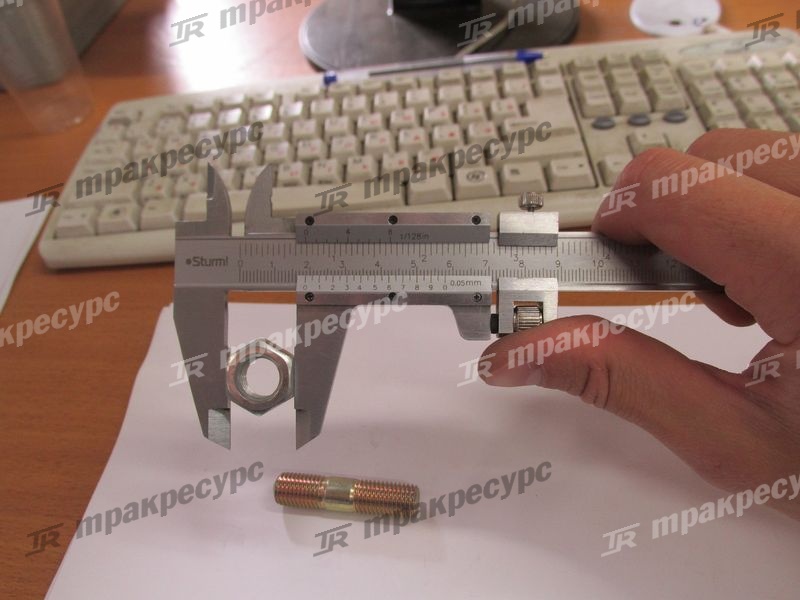 Шпилька крепления ступицы к ведущему мосту НС CPCD30/35