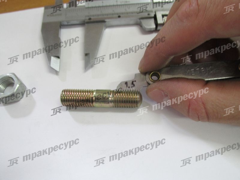 Шпилька крепления ступицы к ведущему мосту НС CPCD30/35