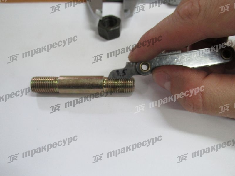 Шпилька крепления ступицы к ведущему мосту НС CPCD30/35N-RW6B