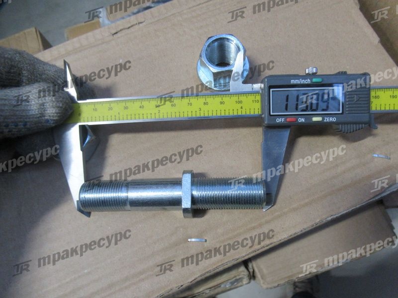 Шпилька ступицы ведущего моста НС CPCD30/35