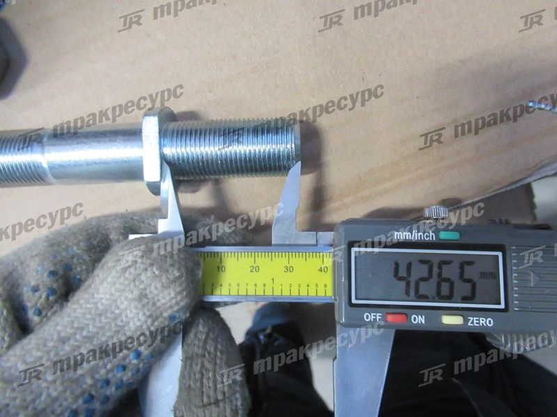 Шпилька ступицы ведущего моста НС CPCD30/35