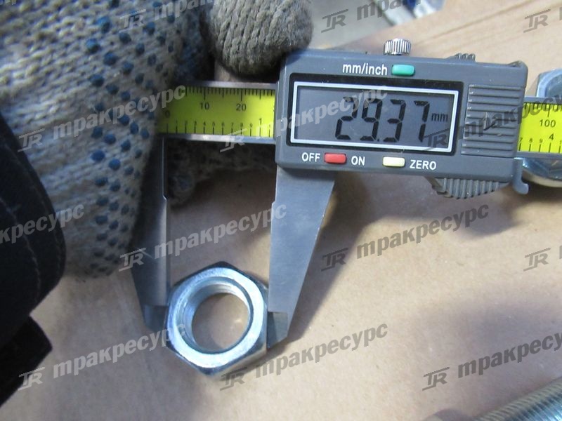 Шпилька ступицы ведущего моста НС CPCD30/35