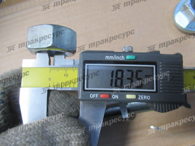Шпилька ступицы ведущего моста НС CPCD30/35
