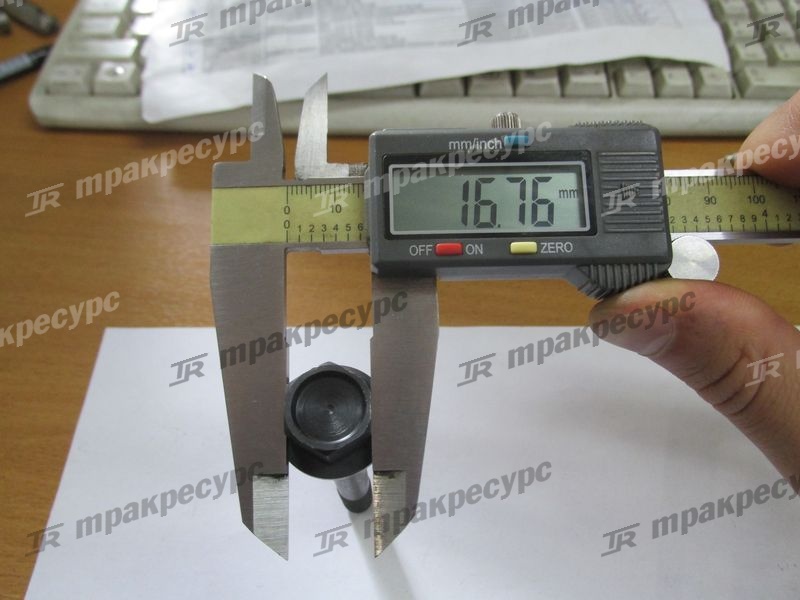 Болт головки блока YM129900-01200