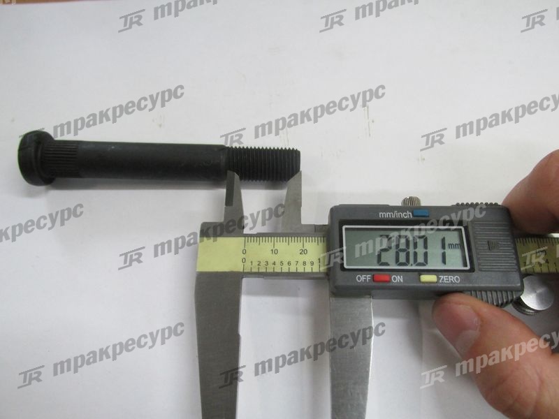 Болт 42484-13310-71