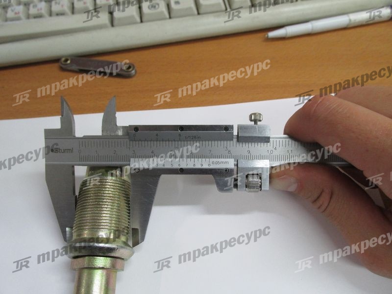 Шпилька ступицы ведущего моста CPCD50/60/70  Вид 2